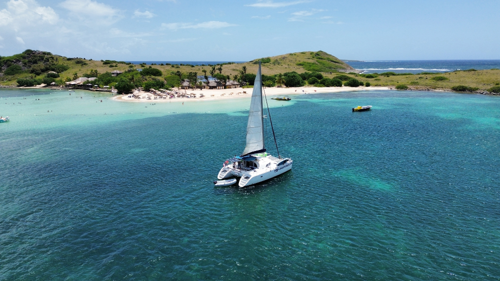 Day trip catamaran St Martin