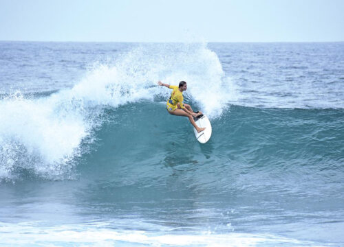 Surfing ( st barth – St martin)