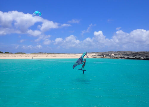 Kitesurf /wingfoil  lesson in Anguilla - Zodiac 5 persons